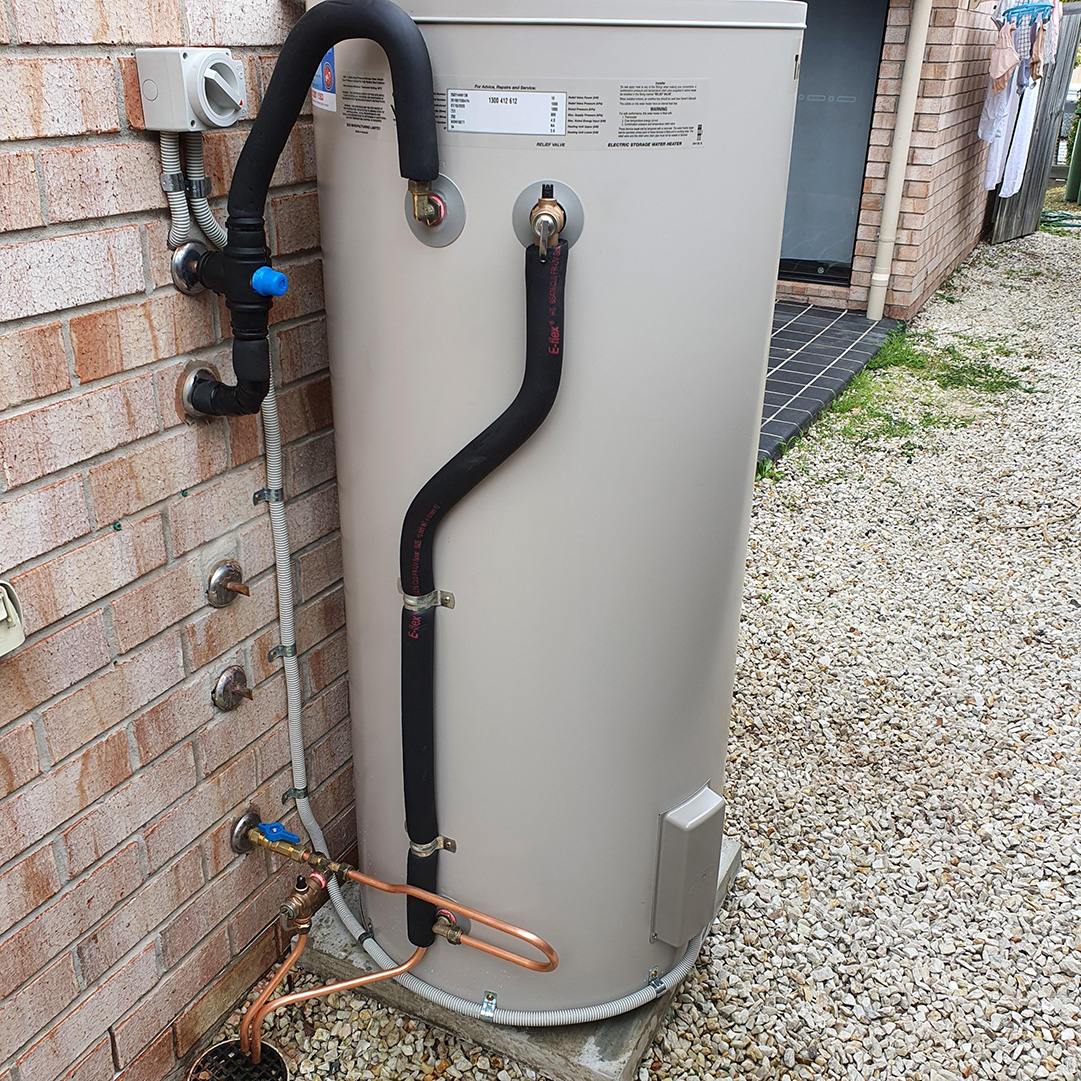A new Thermann 250L electric hot water system
